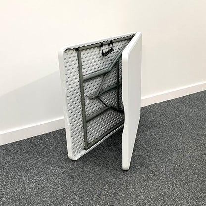 Stretch Tablecloth with 6ft Trestle Table